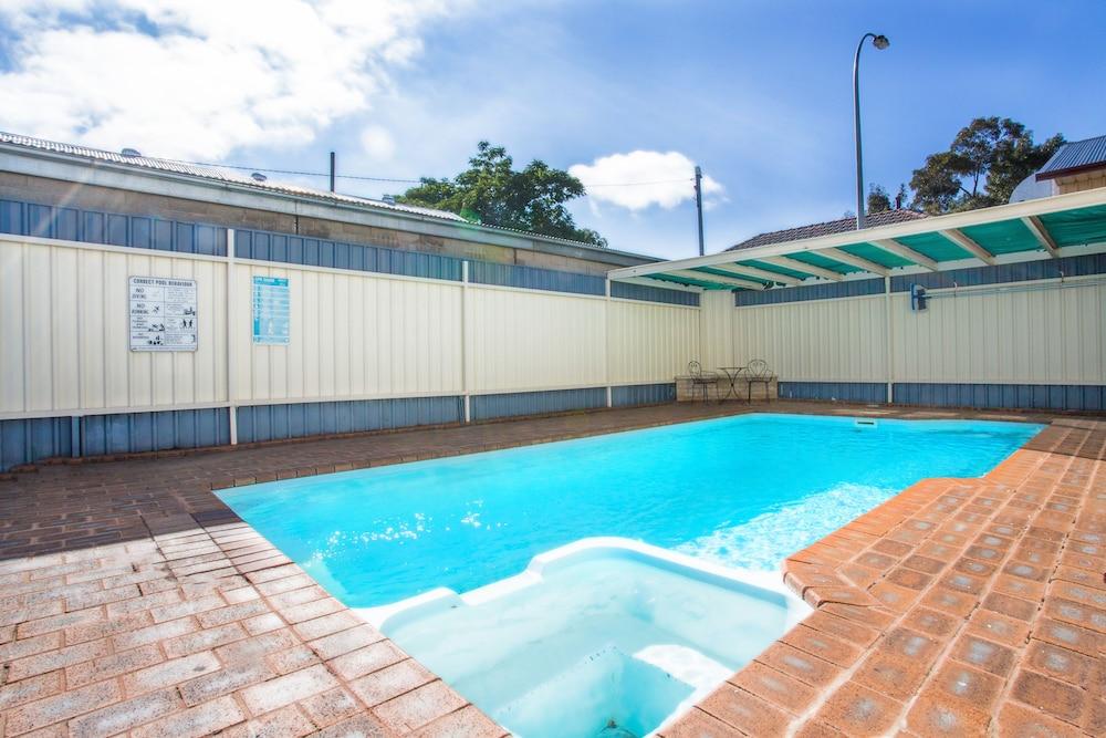 Cowra Motor Inn Exterior photo