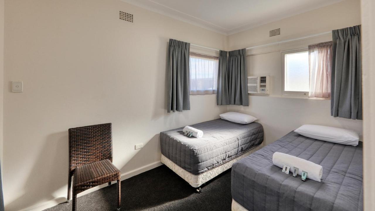 Cowra Motor Inn Exterior photo