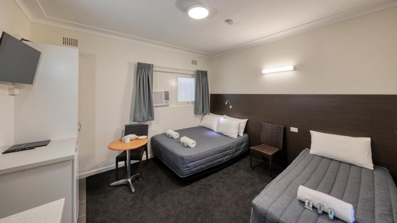 Cowra Motor Inn Exterior photo