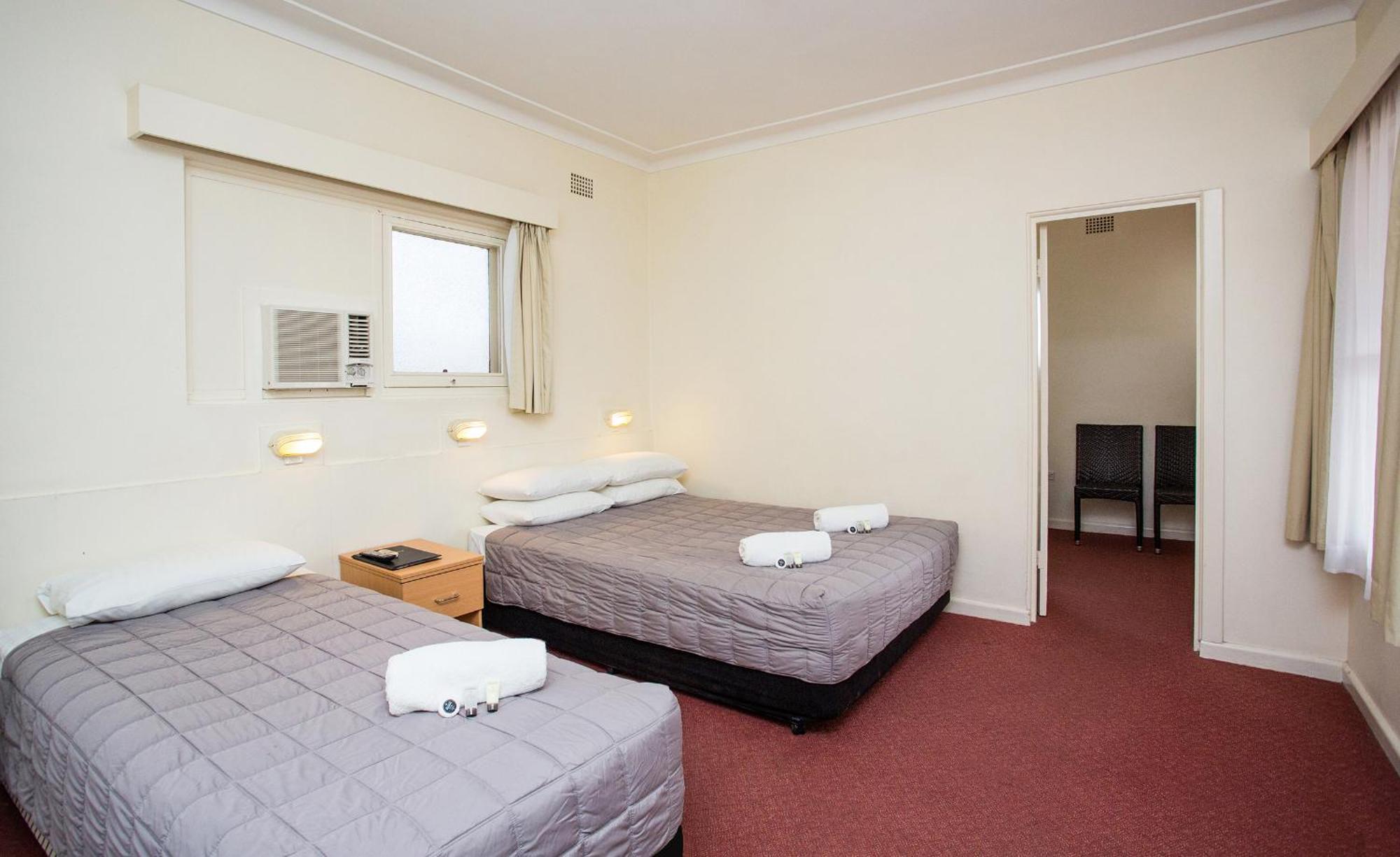 Cowra Motor Inn Room photo