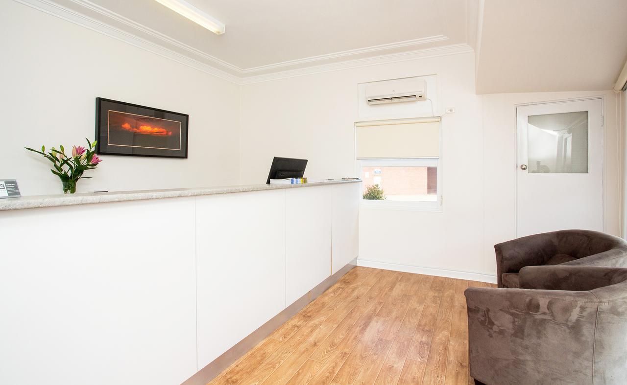 Cowra Motor Inn Exterior photo